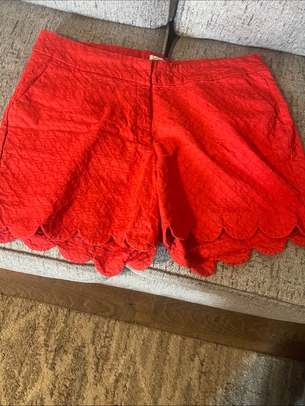 crown & ivy Red Scallop-Hem High Waist Quilted Shorts